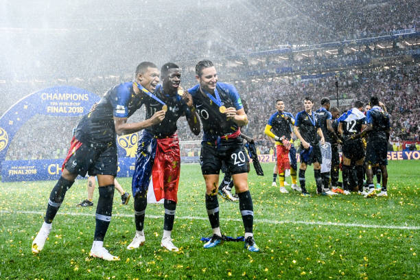 赢得掌声 赢得掌声